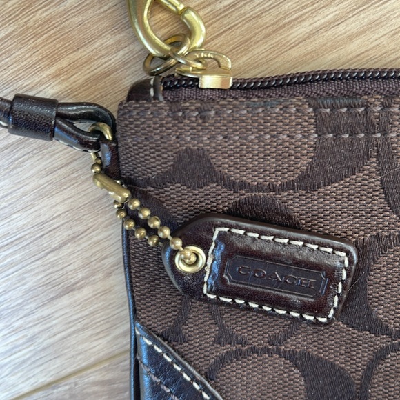 Authentic Coach Brown Monogram Wristlet - Picture 5 of 7